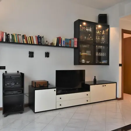 Mac Mahon By Interhome Apartament Mediolan